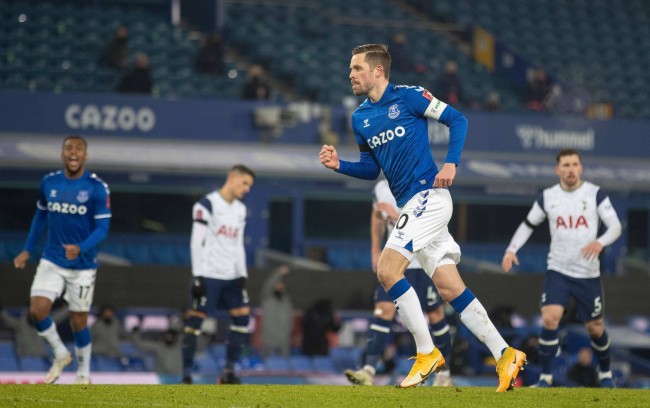 的是球队自 的是球队自